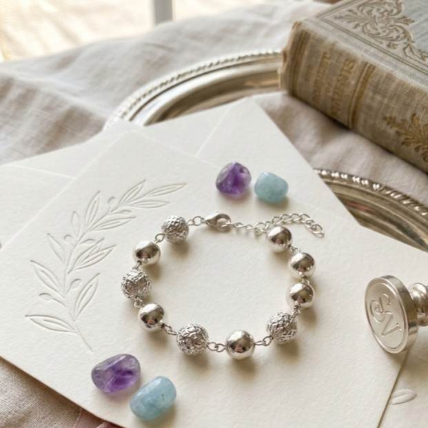 Pulsera bolas plateadas